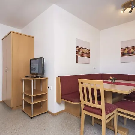 豪斯雷娜特酒店 4*